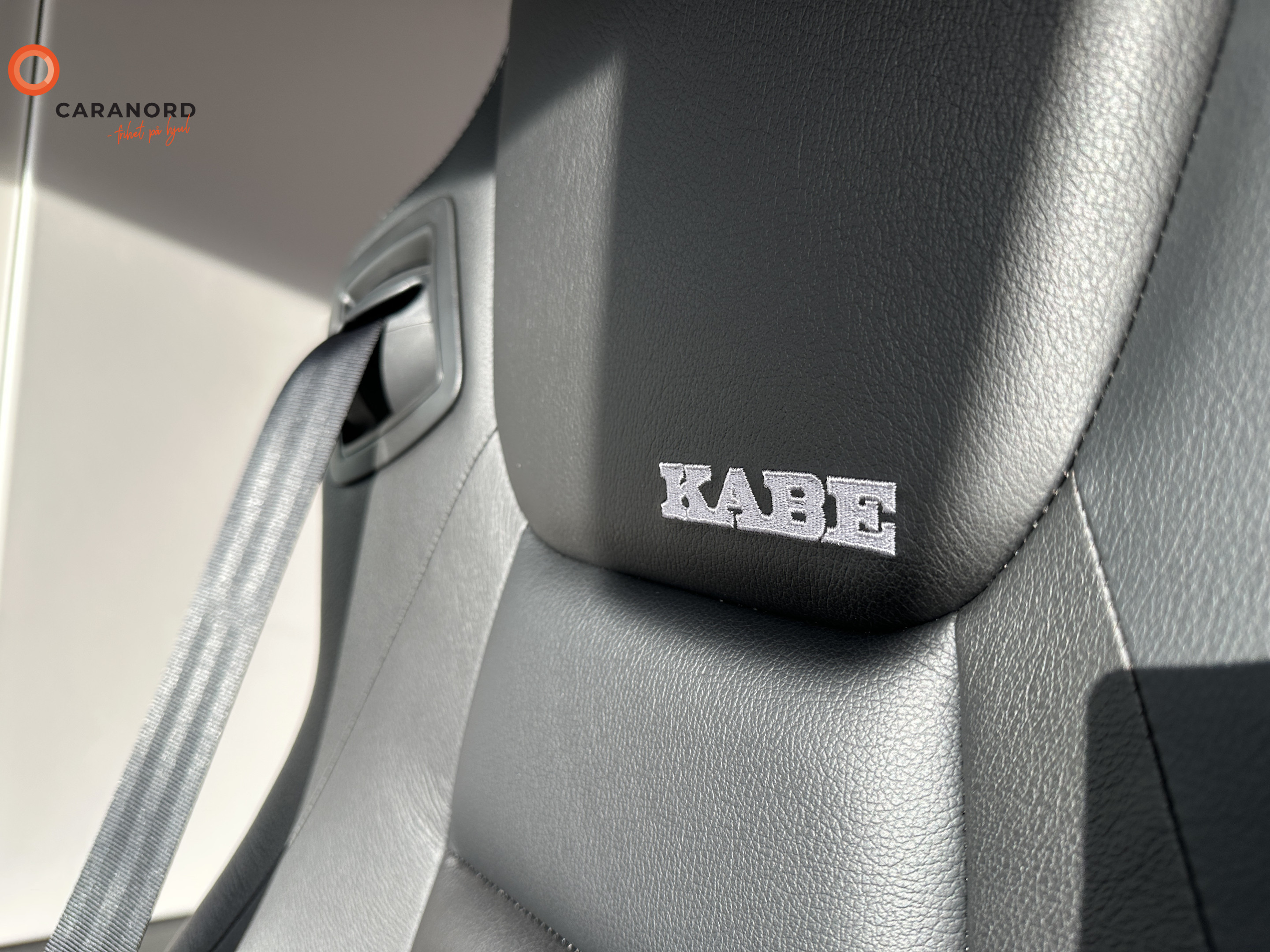 KABE Travel Master Crown i 760 LGB - KABE