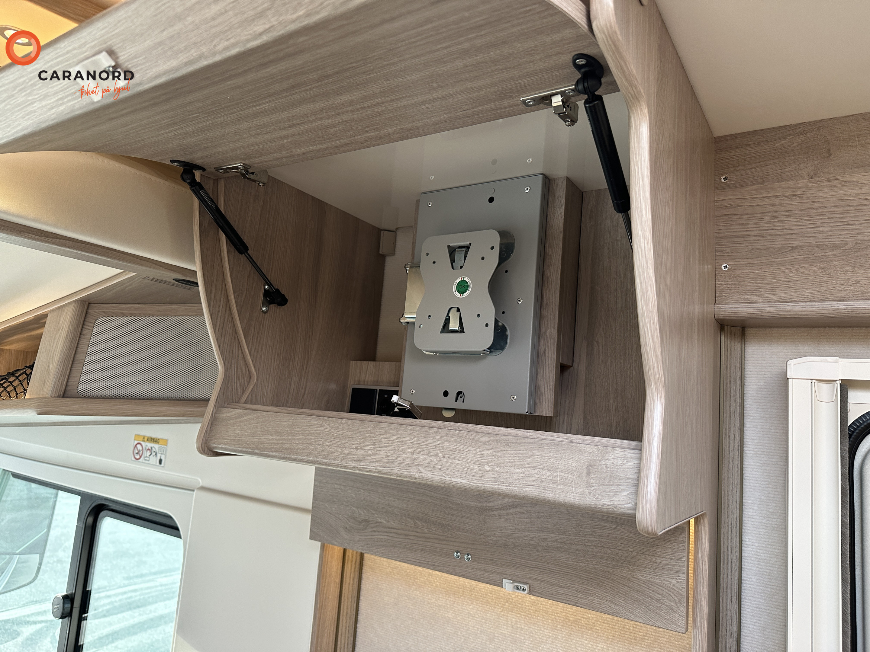 KABE Travel Master Crown i 760 LGB - KABE