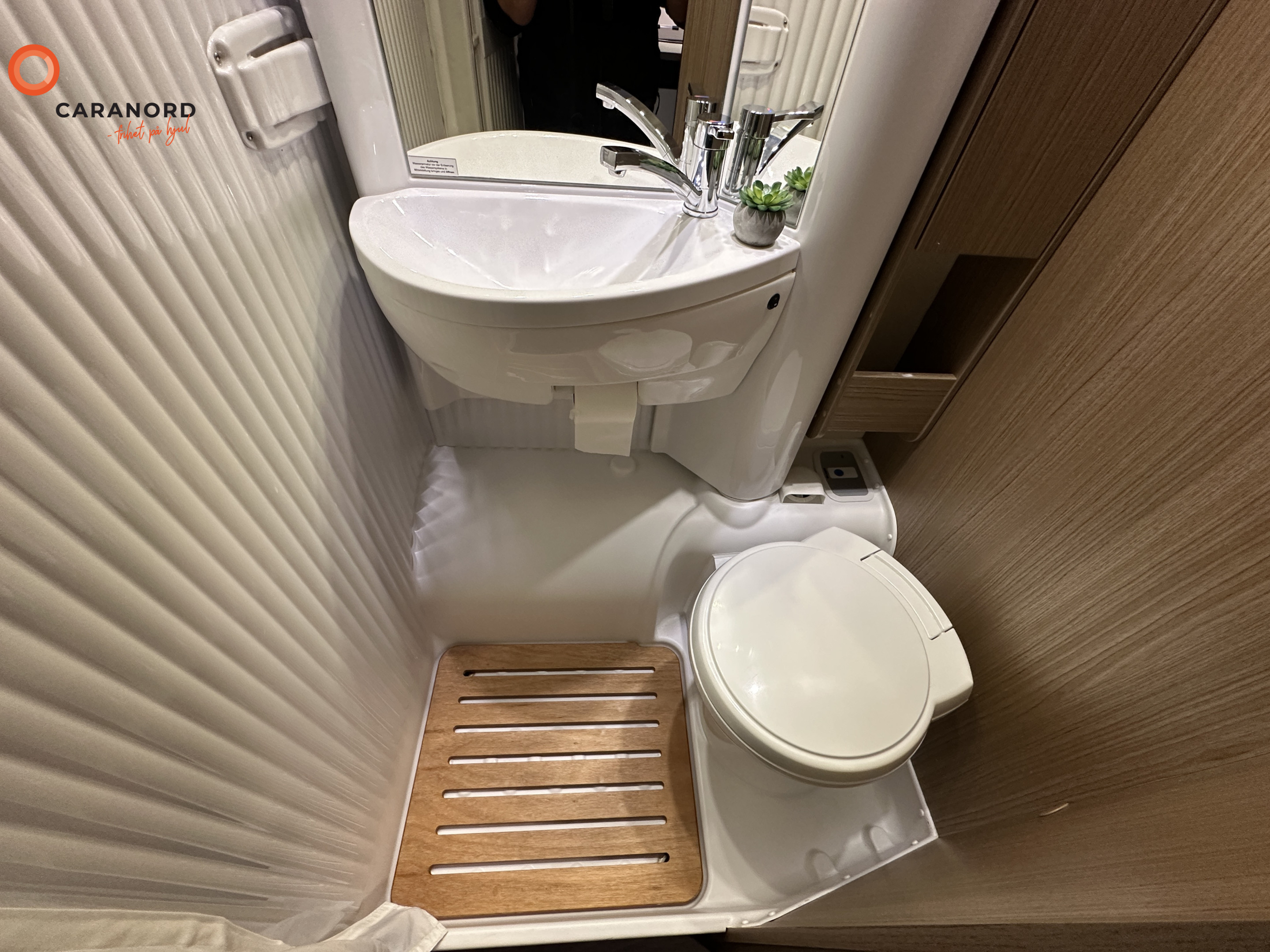 Carado T 337 - Carado