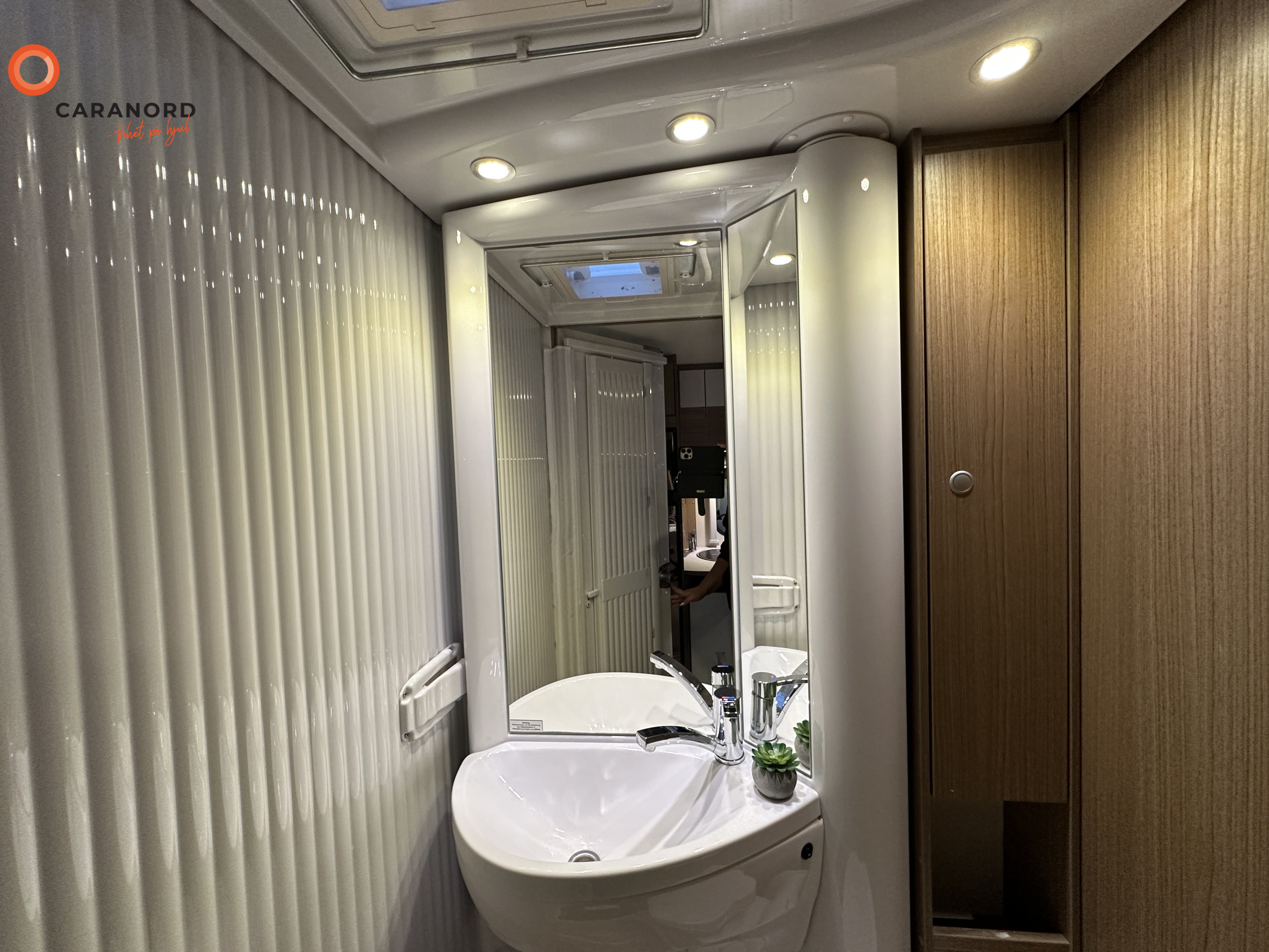 Carado T 337 - Carado